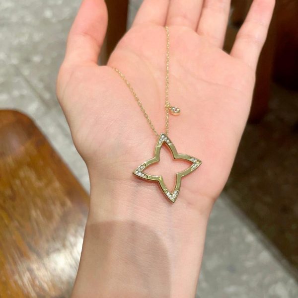 העתק, מעצב, הטוב ביותר, איכותי, 1:1, מזויף, תכשיטים LOUISVUITTON תליון בדוגמה קלאסית שרשרת תליון לוגו מותג LV (98C2)