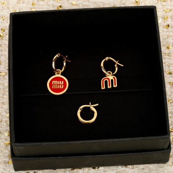 עגילי Miu Miu (UYY1M)